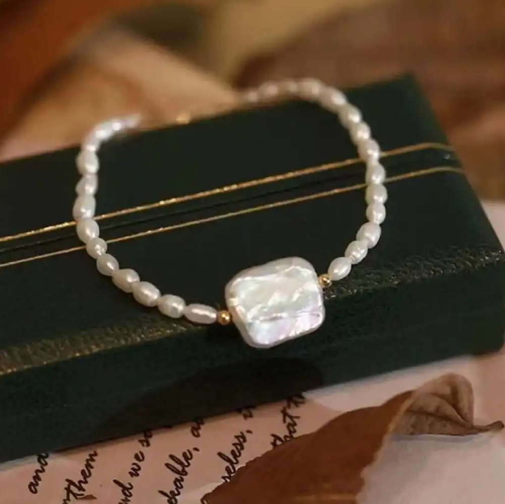 58. NEW Pearl bracelet